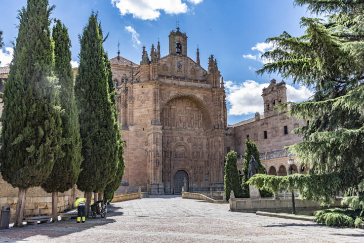 Salamanca 085 - iglesia convento de San Esteban.jpg